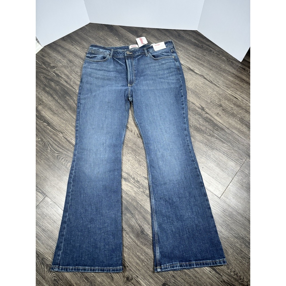 Wrangler Women's High-Rise Fierce Flare Jeans 18/34x32 Blue